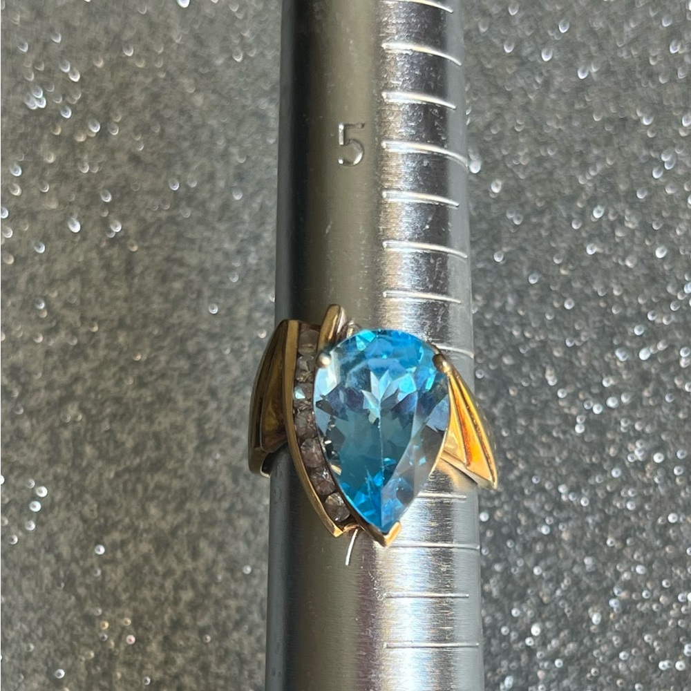 Synthetic blue topaz